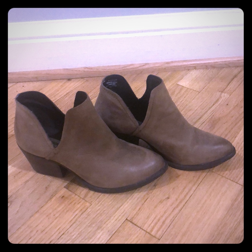 Steve Madden Leather Alpasso Bootie size 6.5